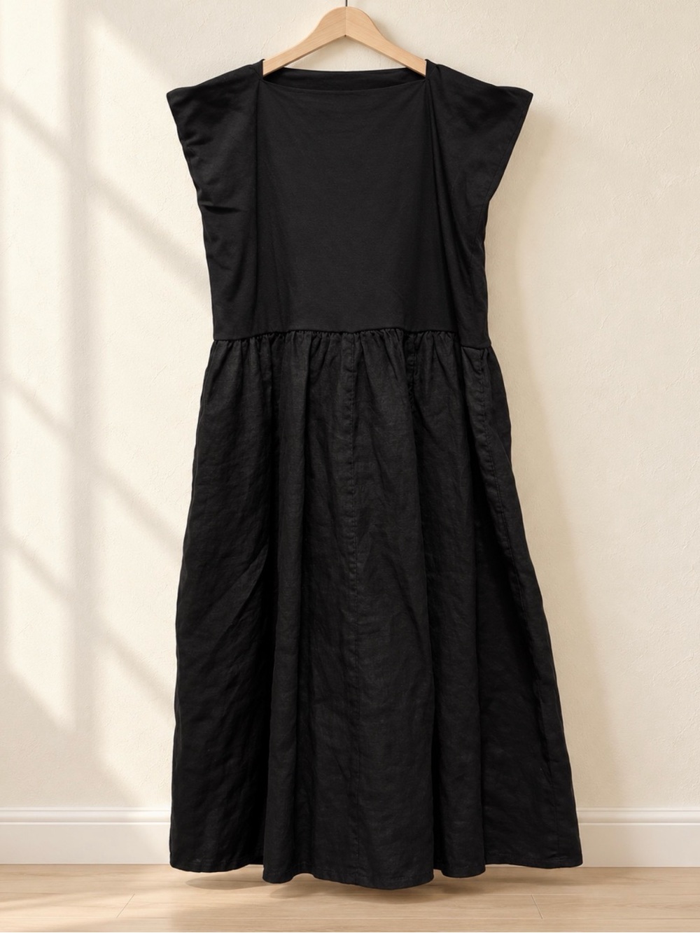Elegant Black tiered Midi Skirt size S made in Italy